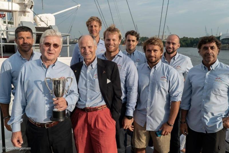 NRV-Member Jens Kellinghusen and his victorious Varuna-Crew - photo © Sven Jürgensen / AAR