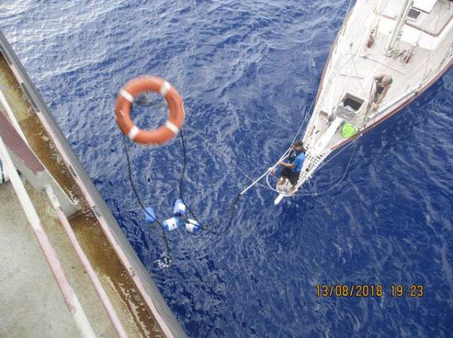 Refuelling mid-Atlantic - photo © The Black Dragonfly