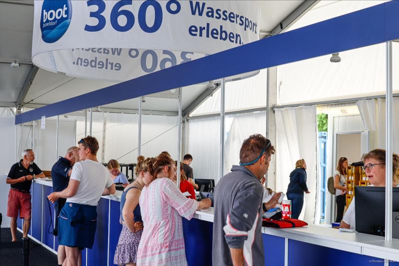 Check-in for the sailors in the boot Düsseldorf Club - photo © ChristianBeeck.de / Kieler Woche