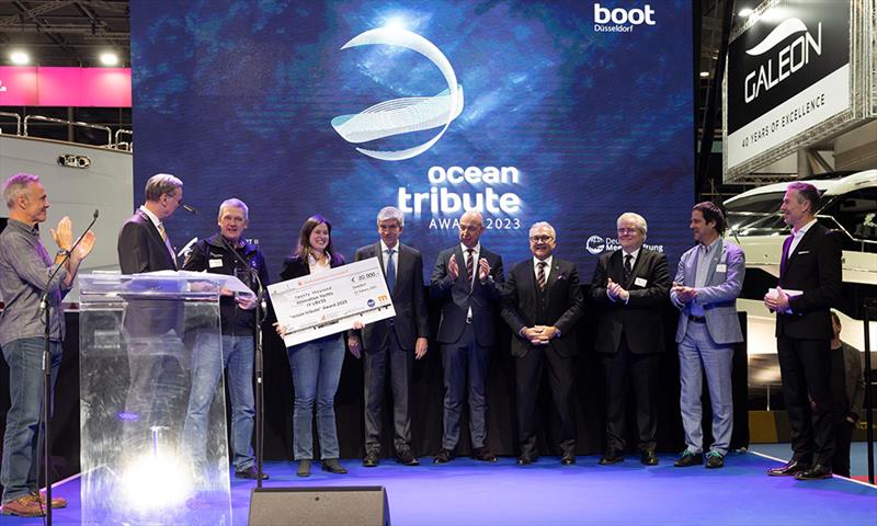 Meeting on stage for closing photo were (from left to right): Hannes Jaenicke, Wolfram Diener, Norbert & Marion Sedlacek Koch, Professor Dr Alexander Liegl, Hans-Peter Walpurgis, Petros Michelidakis, H.E. Lorenzo Ravano, Frank Schweikert, Dirk Steffens photo copyright Messe Düsseldorf / Constanze Tillmann taken at 