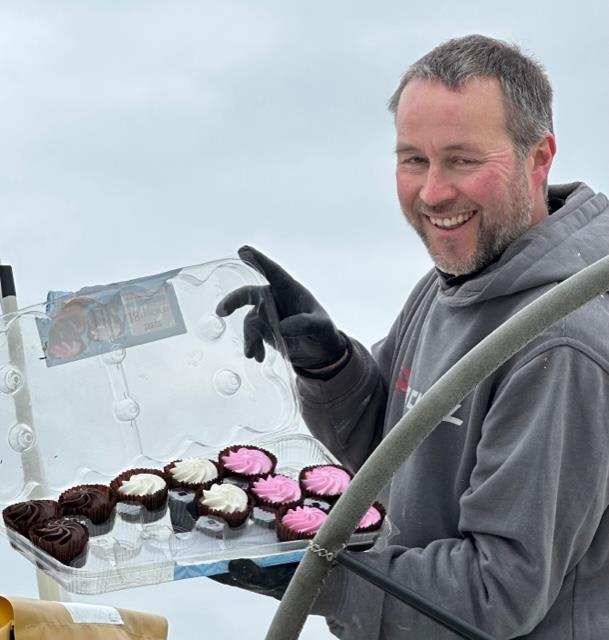 Sharing cupcakes amongst the crews in the boatyards - photo © Vicky Cox