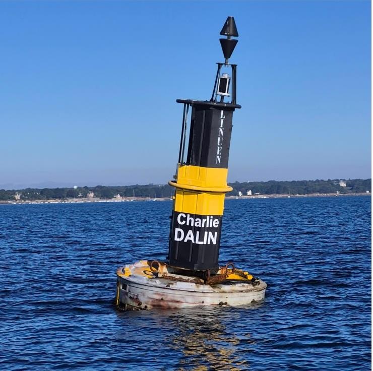 The sea, sailors and the public gathered for a tribute to Charlie Dalin - photo © DIRM NAMO