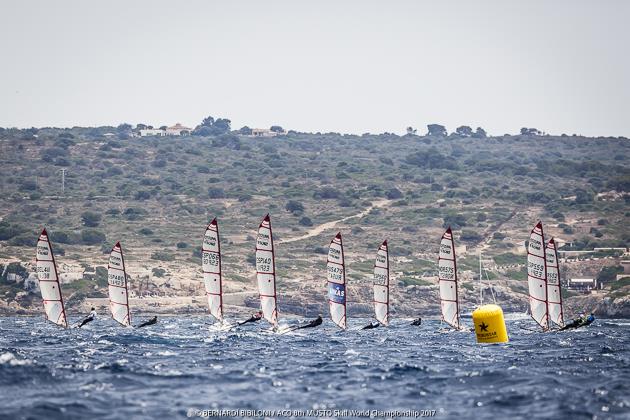 ACO 8th Musto Skiff Worlds day 6 photo copyright Bernardí Bibiloni / www.bernardibibiloni.com taken at Club Nàutic S'Arenal and featuring the Musto Skiff class