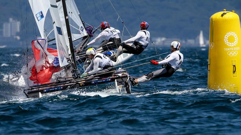 Leeward mark rounding - Nacra 17 - Tokyo2020 - Day 8- August 1, - Enoshima, Japan. - photo © Richard Gladwell / Sail-World.com / nz