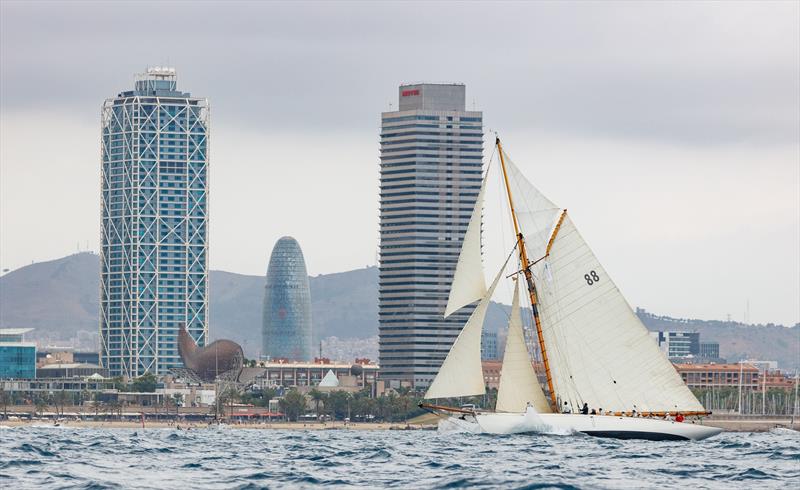 Puig Vela Clàssica Barcelona - Moonbeam III on day 2 photo copyright Nico Martinez / www.MartinezStudio.es taken at Real Club Nautico de Barcelona and featuring the Gaffers class