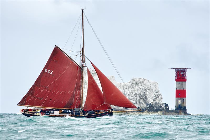 Round the Island Race - photo © Tom Hicks / www.solentaction.com