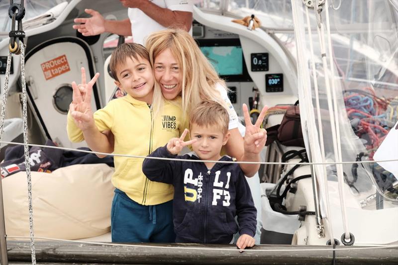 Andrea's wife Daniela Faranna and their sons Lucas and Marvel - photo © Global Solo Challenge