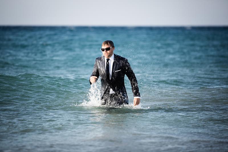 The Mast Walk by Alex Thomson - photo © Mark Lloyd / www.lloydimages.com