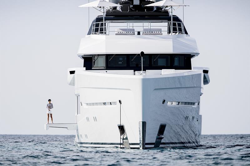 Amels 60 Entourage - photo © Guillaume Plisson