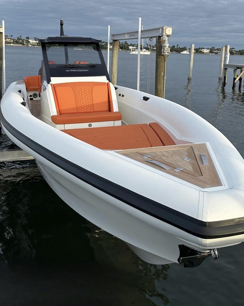 Explorer 40 S - photo © Technohull