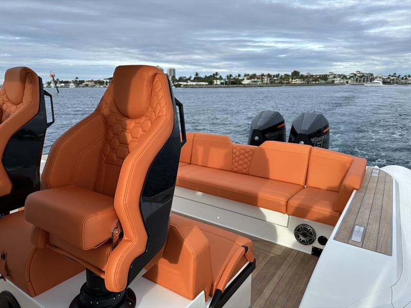 Explorer 40 S - photo © Technohull