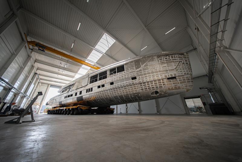 Van der Valk - Project ZEN - Raised pilothouse 48m marriage - photo © Demi van Loon, Framedit.nl