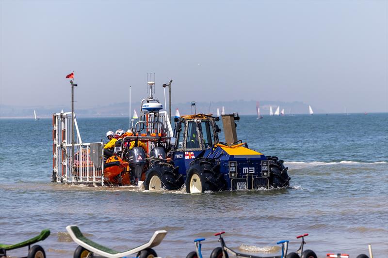 Whitstable RNLI B class lifeboat 'Lewisco' launching - photo © Sam Turner