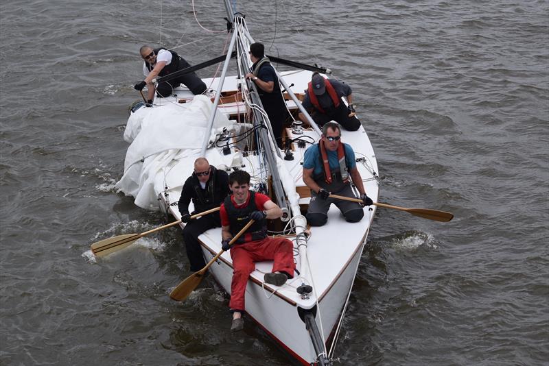 Iconic scenes from the Three Rivers Race - photo © Holly Hancock