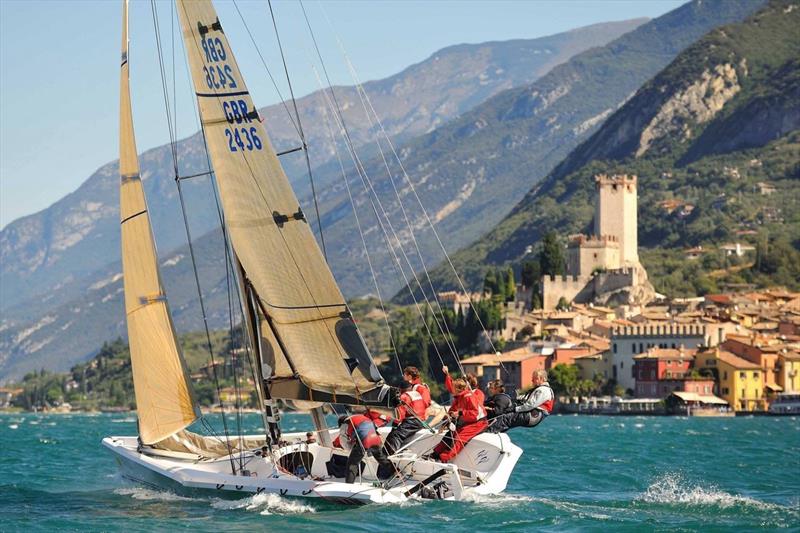 Full Pelt, with Jo Richards and Leo Larcher aboard, during the 2009 CentoMiglia, which they went on to win - photo © Elena Giolai
