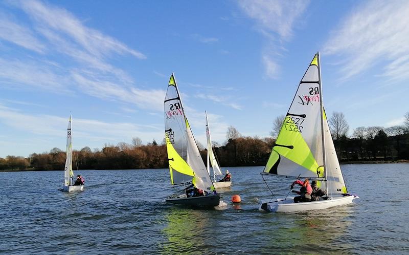 Kate and Dan fending off Yuan and Emily through a windward gate in the STRA Schools Sprints at Linlithgow Loch - photo © Tom Goodman