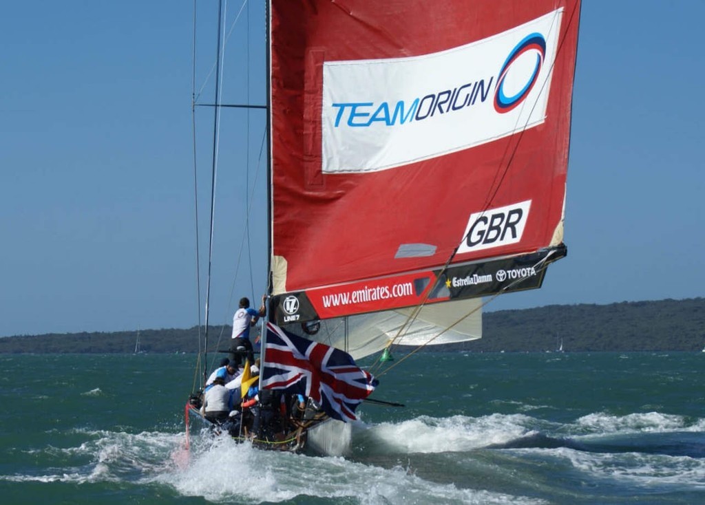 Team Origin and Luna Rossa - Louis Vuitton Pacific Series - Round Robin 2 - photo © Richard Gladwell www.photosport.co.nz