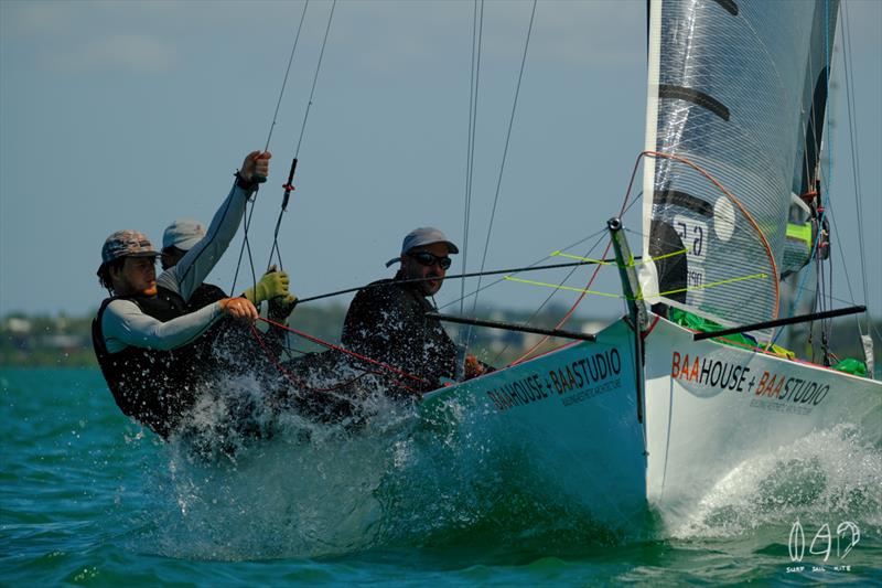 Local boat BAA House getting ready to round the top mark photo copyright Mitchell Pearson / SurfSailKite taken at Darling Point Sailing Squadron and featuring the 16ft Skiff class