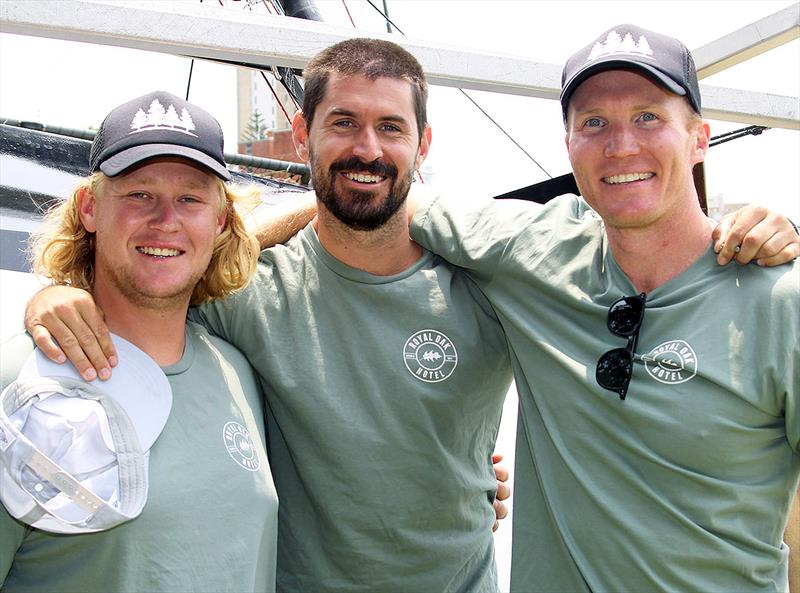 Last season's The Oak Double Bay-4 Pines 18ft Skiff team returns for 2020-21 Season (l-r) Charlie Gundy, Courtney Mahar, Aron Everett photo copyright Frank Quealey taken at Australian 18 Footers League and featuring the 18ft Skiff class