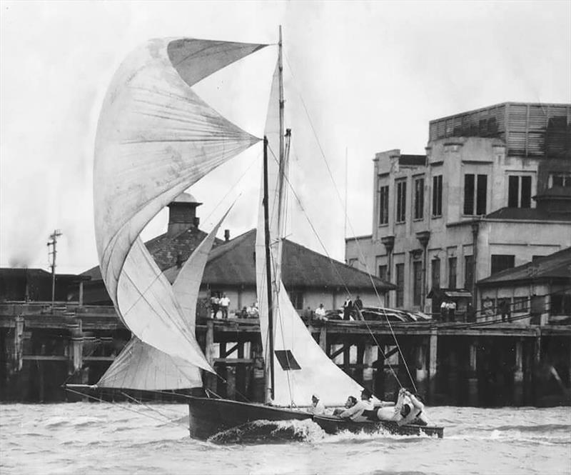 Australia, (Bill Stanley) the 1946-47 Australian champion, on the Brisbane River - photo © Archive