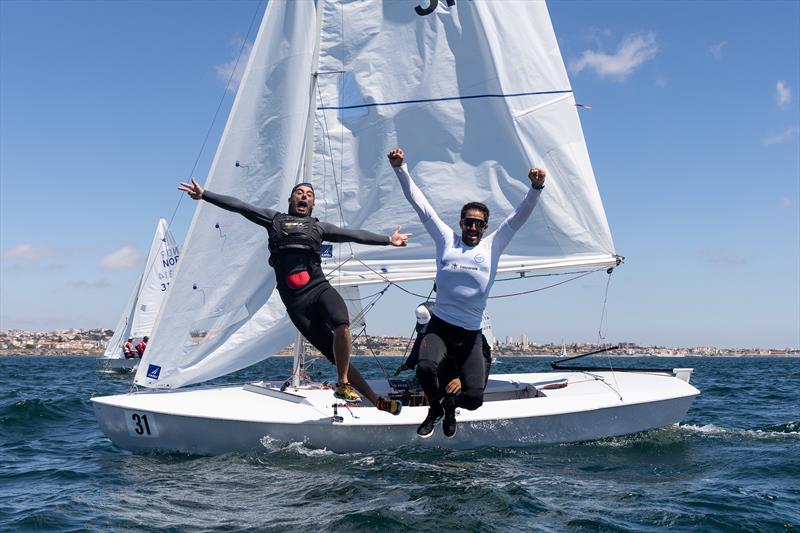 Alfredo Gonzalez/Cristian Sanchez (ESP) win the 2022 Snipe World Championship photo copyright Matias Capizzano / www.capizzano.com taken at Clube Naval de Cascais and featuring the Snipe class