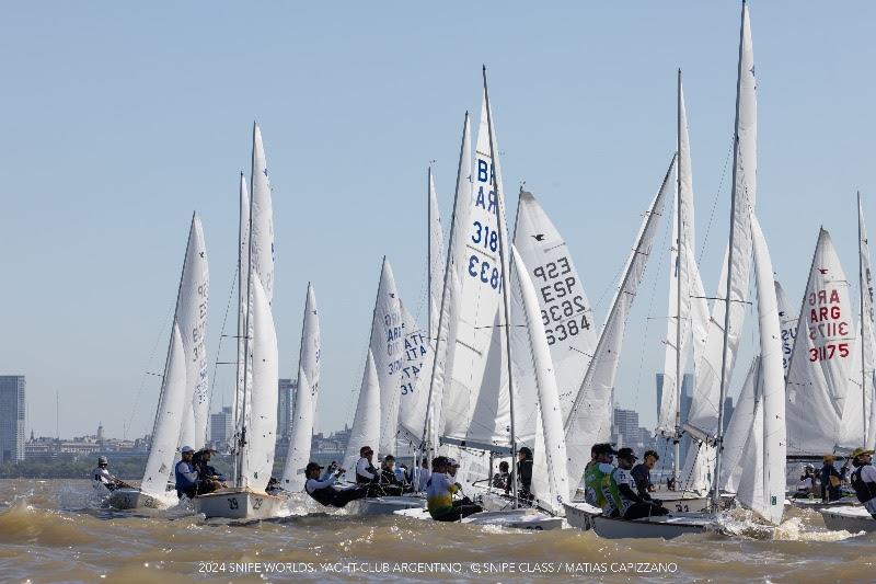 Day 2 of the 2024 Snipe World Championship in Buenos Aires, Argentina - photo © Matias Capizzano / www.capizzano.com