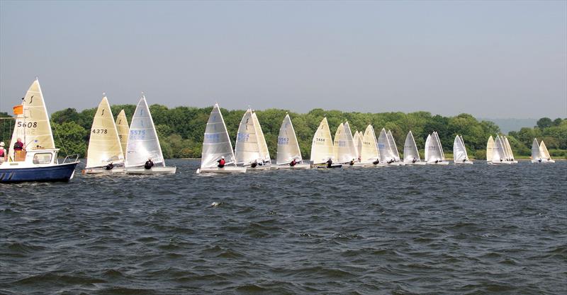 Race 1 starts in the Solo Southern Area Championship at Bough Beech photo copyright Martyn Smith taken at Bough Beech Sailing Club and featuring the Solo class