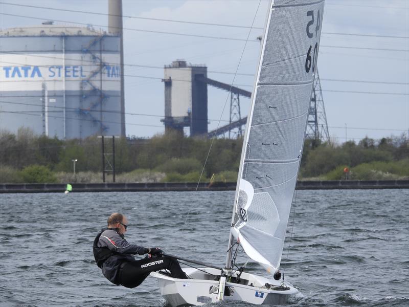 Steve Ede heads towards the steel works during the Solo Welsh Championship - photo © Will Loy
