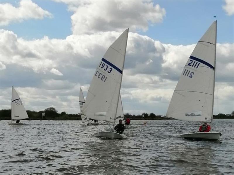 Close racing during the Beaver SC Streaker Open - photo © Beaver SC