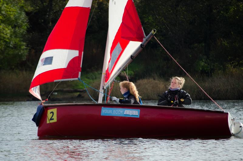 Emily and Emma showing how it's done during the Glasgow Grouse team racing - photo © Leanne Fischler / Fisch Photography