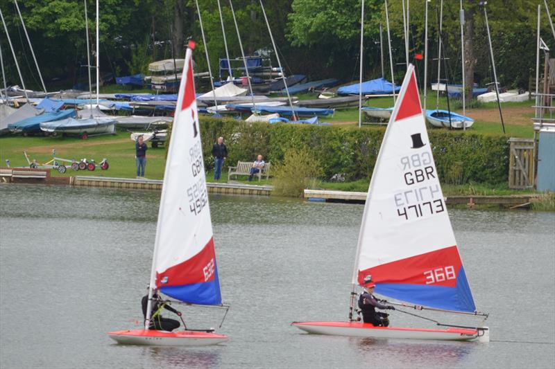 Topper Midland Travellers at Banbury photo copyright V Turnbull taken at Banbury Sailing Club and featuring the Topper class