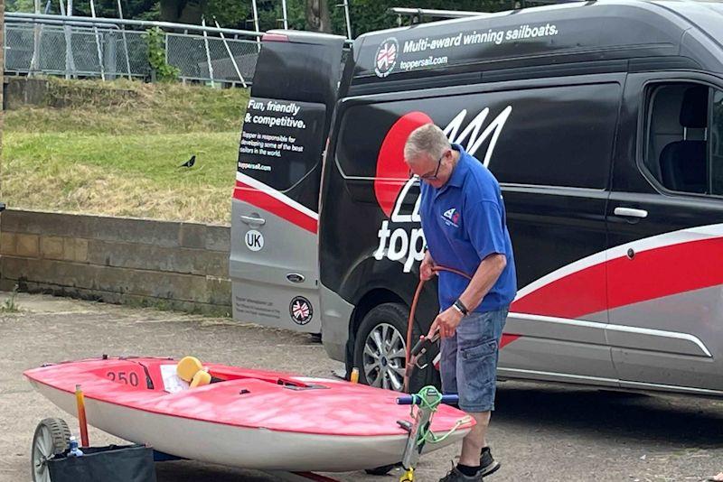 Russ Dent (Topper) supporting our sailors - photo © Michael Powell