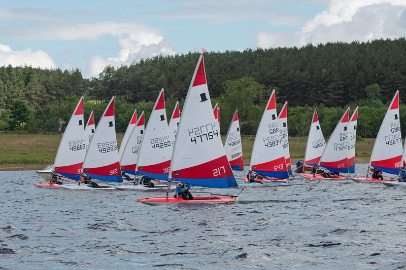 Topper fleet start - NEYYSA North Region Youth & Junior Championships at Derwent Reservoir - photo © Dave Wood