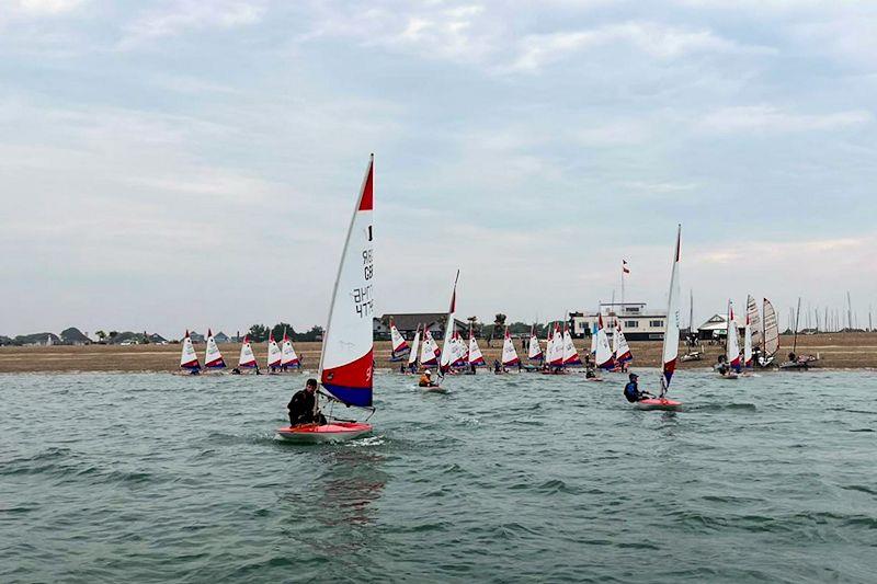 Rooster Southern Topper Travellers Series at Stokes Bay - photo © Claus Svendsen