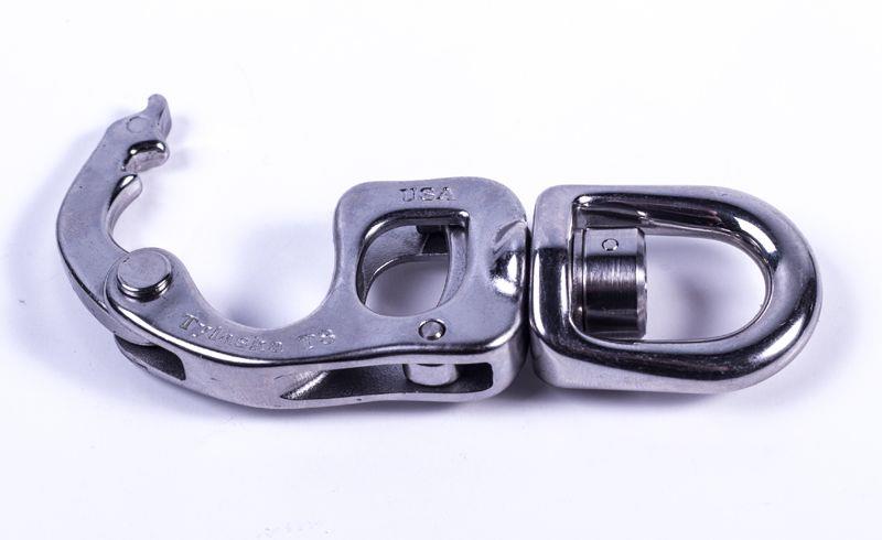 Tylaska Snap Shackle - open - photo © upffront.com