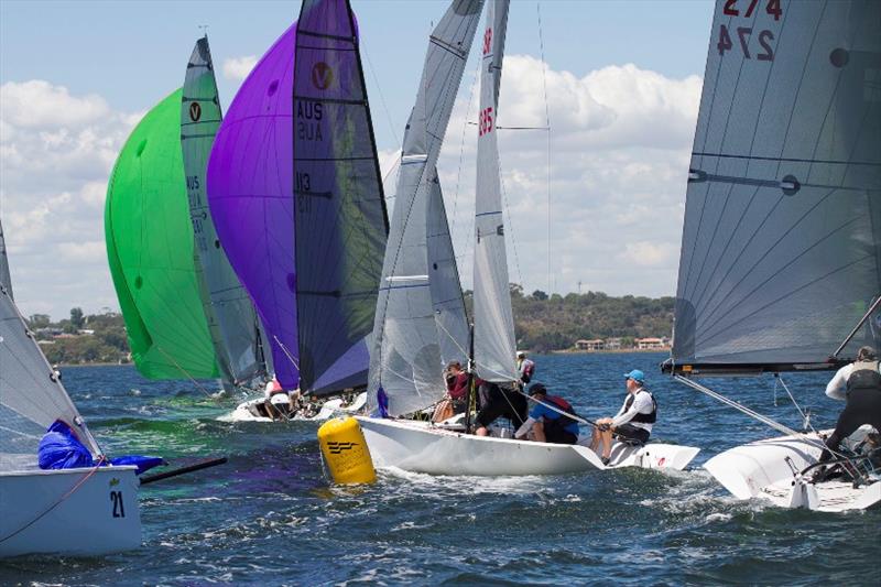 Keith Swinton (green kite) leads Peron Pearse and David Hitchcock on day 3 of the 2018 Schweppes Viper World Championship photo copyright Bernie Kaaks taken at South of Perth Yacht Club and featuring the Viper 640 class