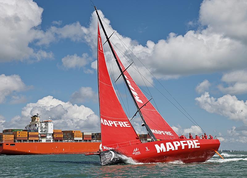 Lendy Cowes Week 2017 day 4 - photo © Tom Hicks / www.solentaction.com