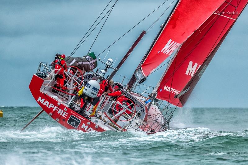 The Volvo Ocean Race fleet start Leg 0 sailing Round the Isle of Wight at Lendy Cowes Week - photo © Sam Kurtul / www.worldofthelens.co.uk