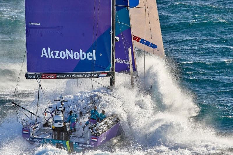 Start of Volvo Ocean Race Leg 2: Lisbon to Cape Town - photo © Thierry Martinez / team AkzoNobel