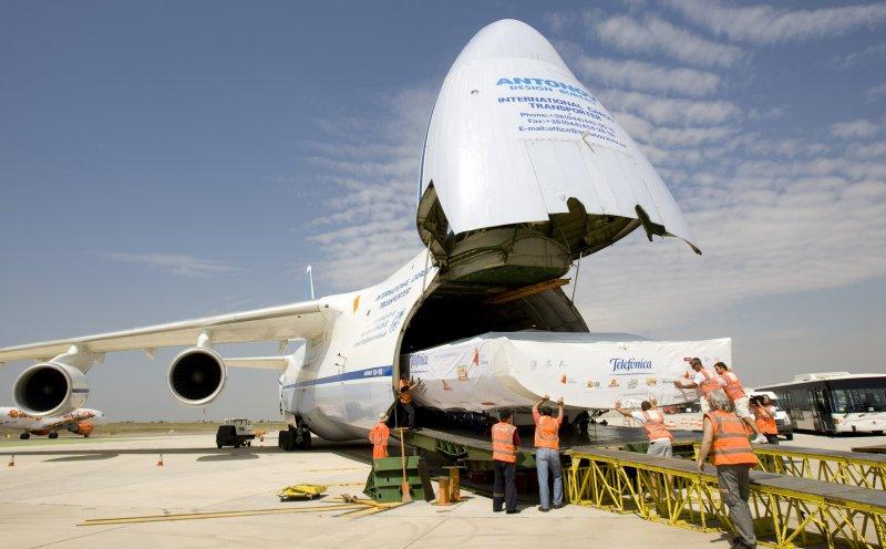 The hull of Telefonica Black arrives in Alicante Airport  photo copyright Maria Muina / Equipo Telefonica taken at  and featuring the Volvo 70 class