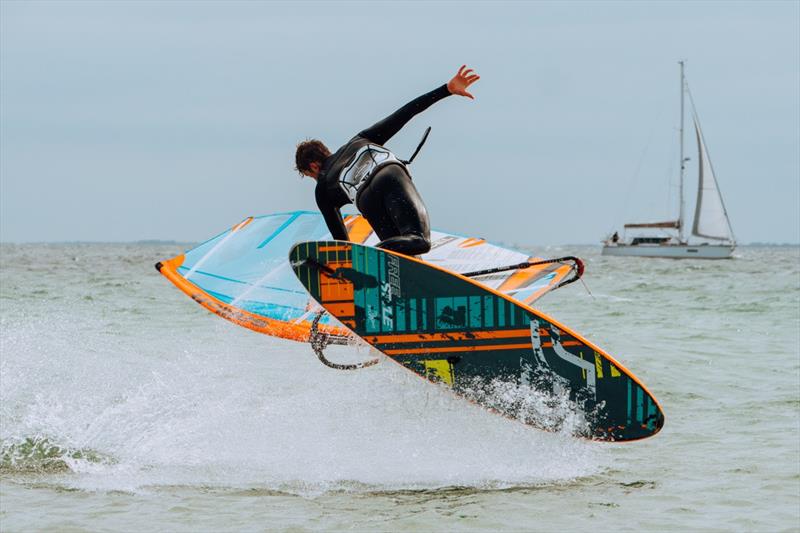 Jannes Thomsen in action - 2023 GFB x EFPT Surf-Festival - photo © Alina Kachelriess