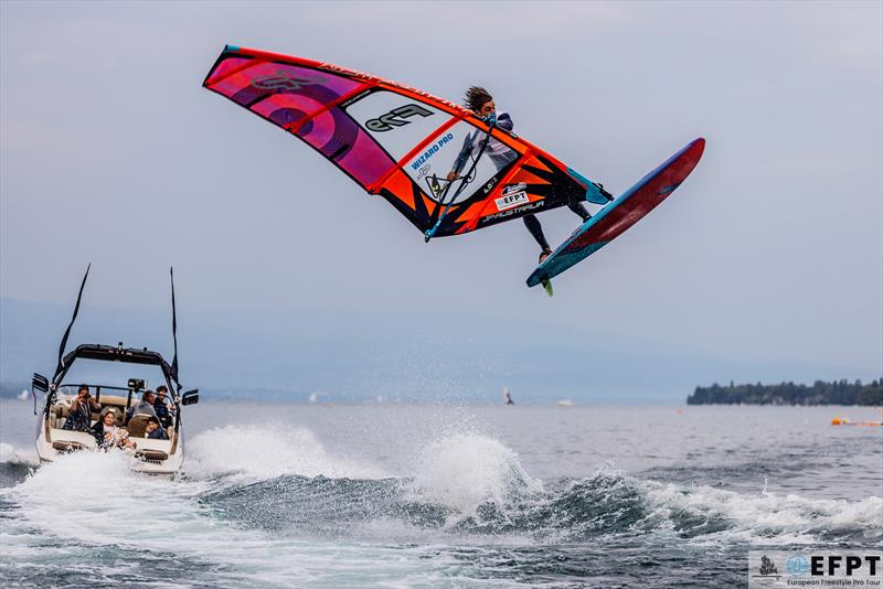 Sam Esteve getting some AIR! - photo © John Carter