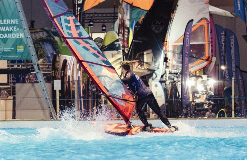 The Elena Dominick Special – the Tow-In Spock - FPT Boot Düsseldorf 2026  - photo © Freestyle Pro Tour