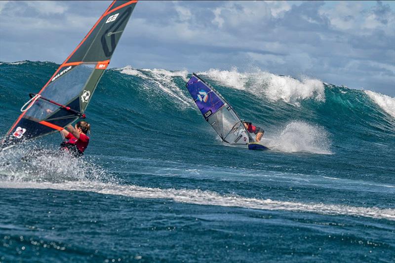 Women's second overall Maria Behrens battling with Lina in the foreground at the Maui Pro earlier this year - photo © Fish Bowl Diaries